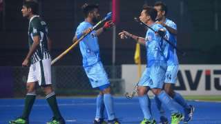 Favourites India continued their winning momentum defeating