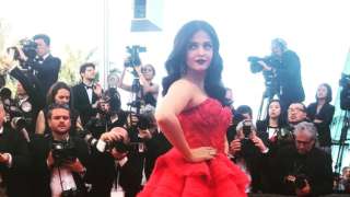 Aishwarya looked ravishing in red for her sixteenth
