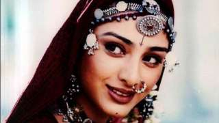 Tabu's look in Hum Sath Sath Hain, made her an ideal