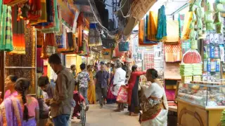 5 best markets in Kolkata for street shopping