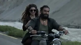 Ranveer Singh and Akshaye Khanna starrer Dhurandhar hit the