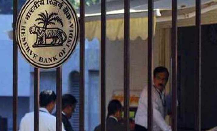 Ahead of fiscal-end, RBI asks banks to remain open full day