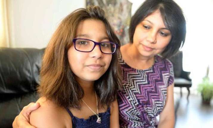 Ira Saxena with her mother