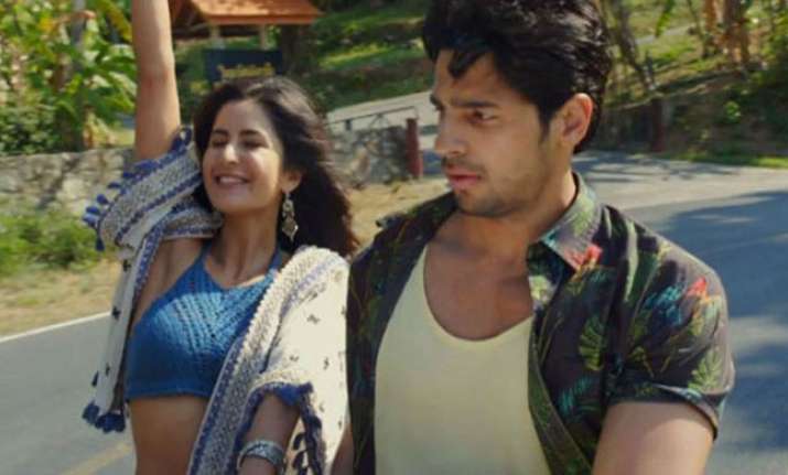 Kat-Sid start promoting ‘Baar Baar Dekho’ at IGI airport