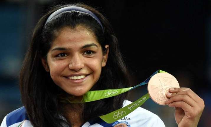 Sakshi Malik meets Amitabh Bachchan