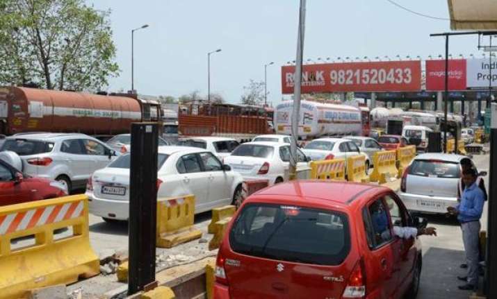 Government extends suspension of toll charges on National