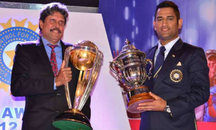 File Photo of Kapil Dev and MS Dhoni