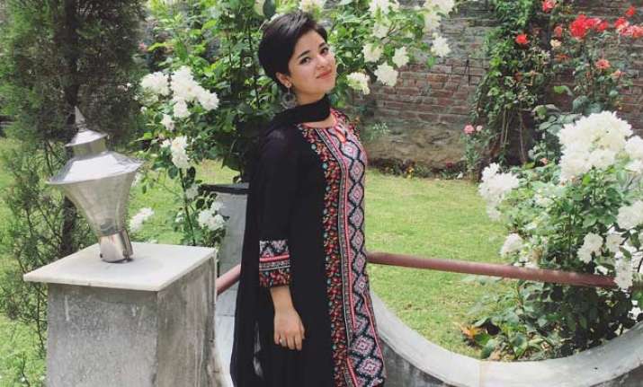 'Dangal' girl Zaira Wasim deletes apology letter; Geeta