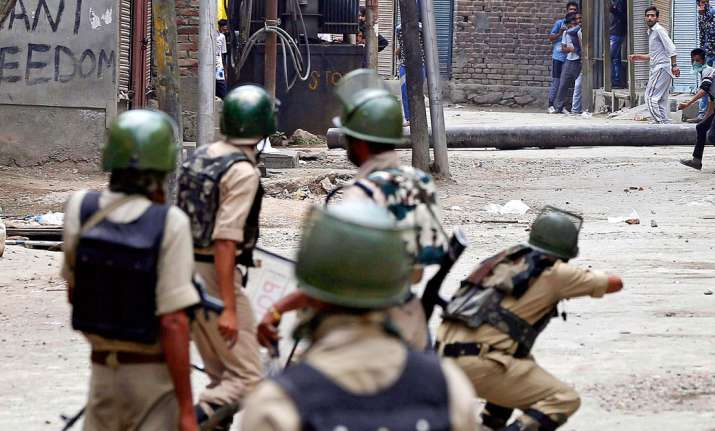 Pellet guns make comeback in Valley to combat stone pelters