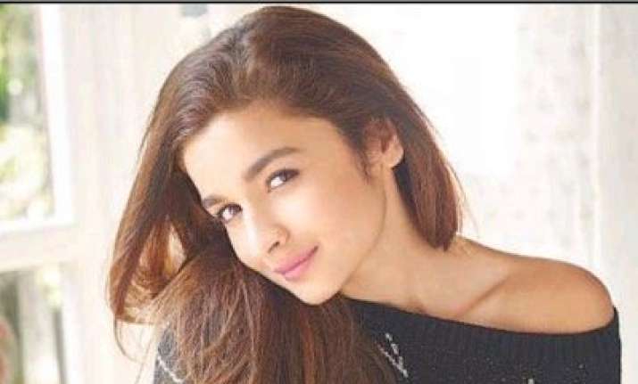 Alia Bhatt on Valentine gift ideas for him