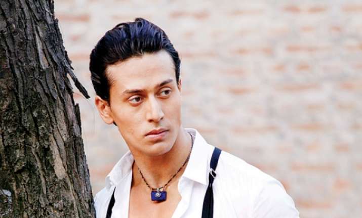 RGV attacked Tiger Shroff on Twitter