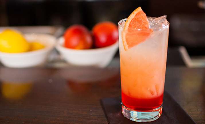 6 simple recipes to make refreshing mocktails for summer