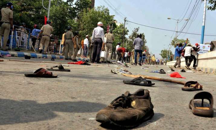 100 Left workers, 79 cops injured in clashes during protest