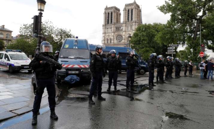 Paris Notre Dame attacker shouted ‘this is for Syria’