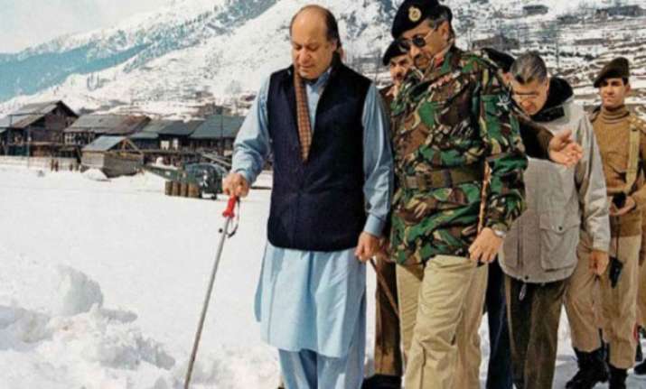 File photo of then Army chief Pervez Musharraf with former