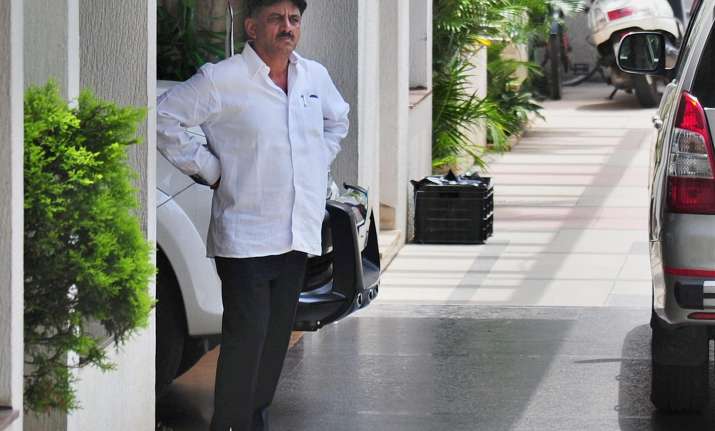 I-T Dept raided Karnataka minister who is hosting Guajarat