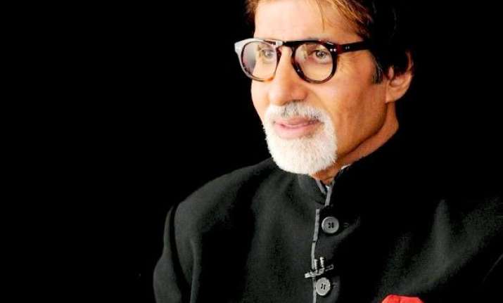 Amitabh Bachchan to play slum soccer founder Vijay Barse