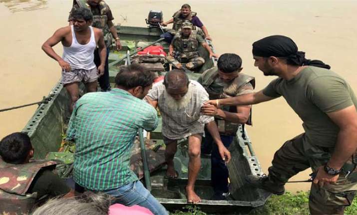 Death toll in Bihar floods crosses 300-mark, situation grim