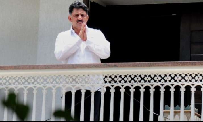 I-T raids against minister Shivakumar continue on Day 2
