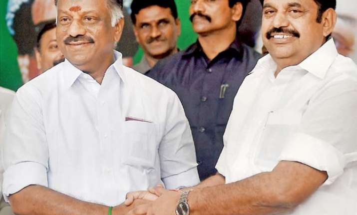 Amid rebellion by 18 AIADMK MLAs, Palaniswami calls for