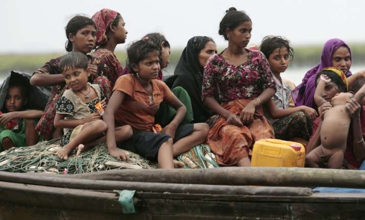Thousands of Rohingya flee Myanmar for Bangladesh