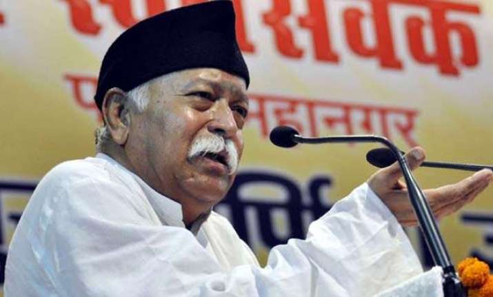 RSS chief Mohan Bhagwat unfurls national flag at Kerala