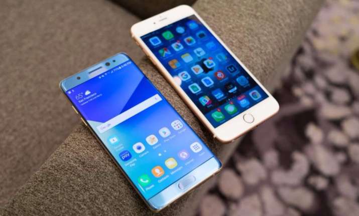 It will be Apple iPhone 8 vs Samsung Galaxy Note 8 on