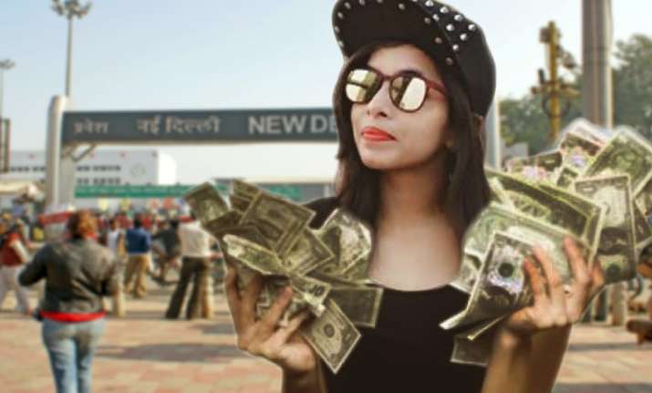 Dhinchak Pooja Baapu Dede Thoda Cash song