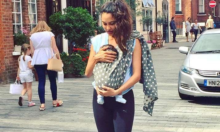 This Latest Picture Of Lisa Haydon With Her Son Zack Is Too Cute To