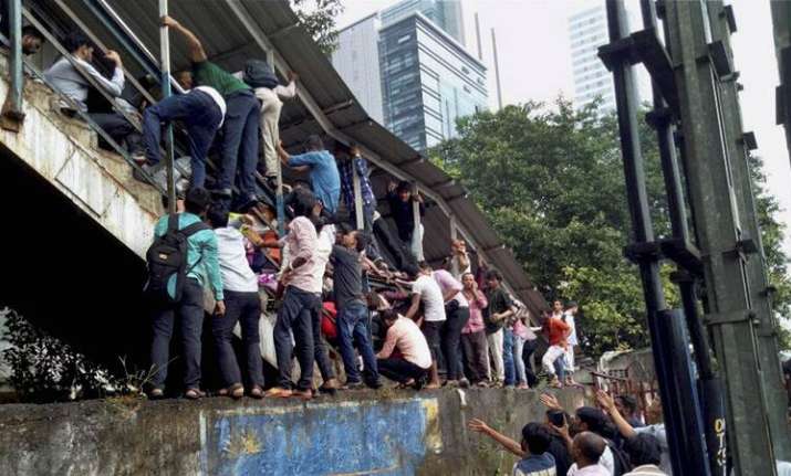 Elphinstone bridge stampede - File photo