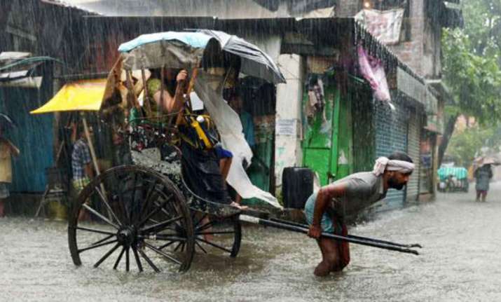 Heavy rainfall in Kolkata - File photo
