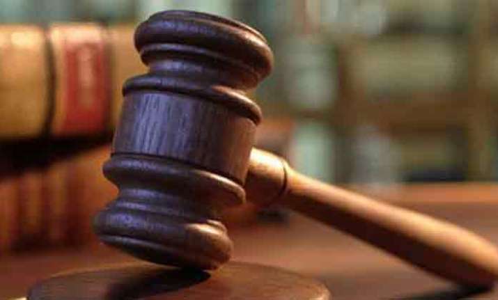 Law panel recommends life term against govt officials for