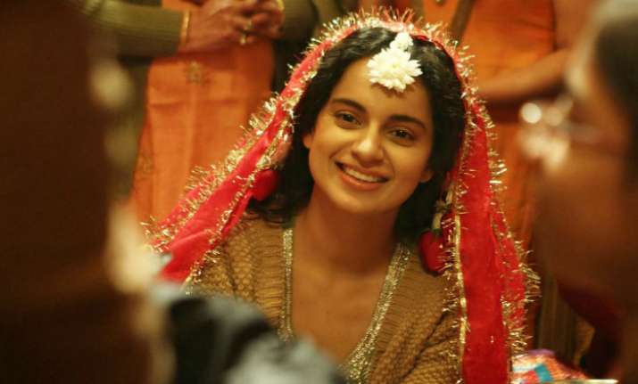 Elli AvRam, Shibani Dandekar roped in for Tamil and Telugu