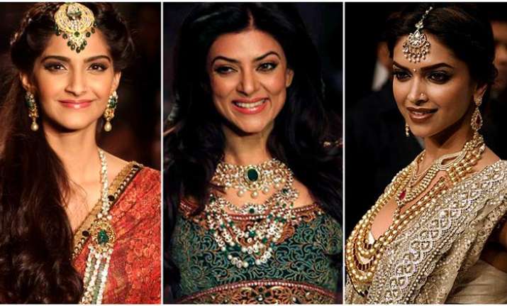 Buy jewellery with onyx, corals this wedding season
