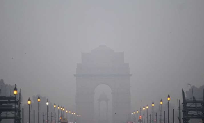 Delhi wakes up to foggy Sunday; 15 train cancelled, 12