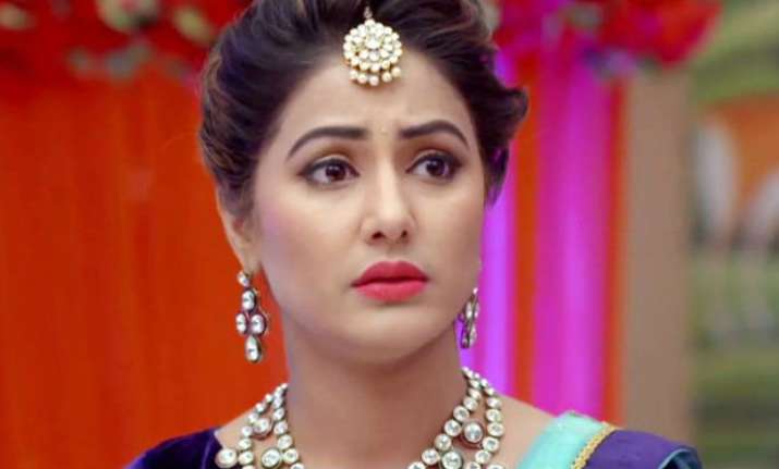 Bigg Boss 11: Hina Khan sheds happy tears remembering Yeh Rishta Kya