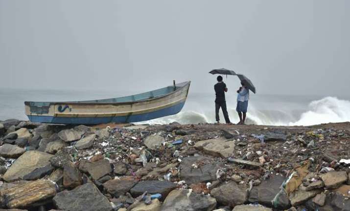 Cyclone Ockhi weakens gradually, may not hit Gujarat coast: