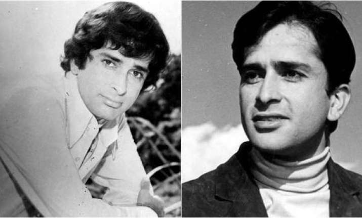 Shashi Kapoor wrapped in tricolour for last rites, gets
