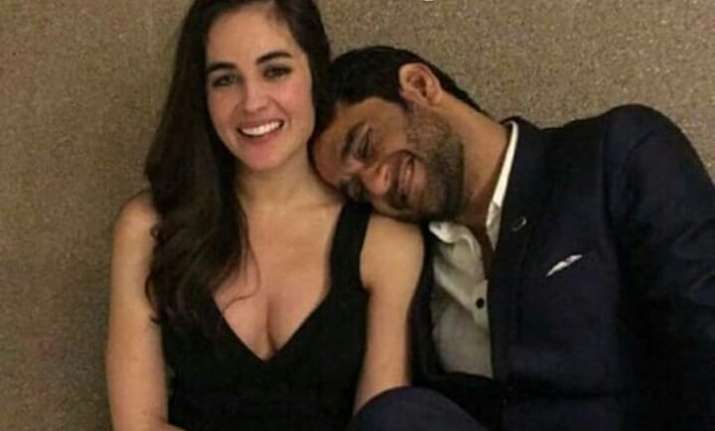 Bigg Boss 11's Vikas Gupta spotted with mystery girl
