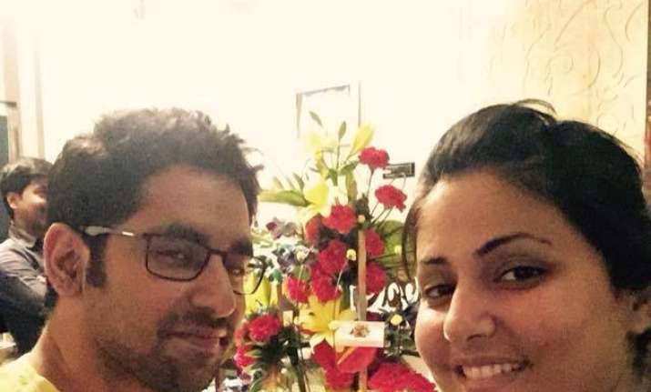 Bigg Boss 11 Hina Khan's brother message on Twitter