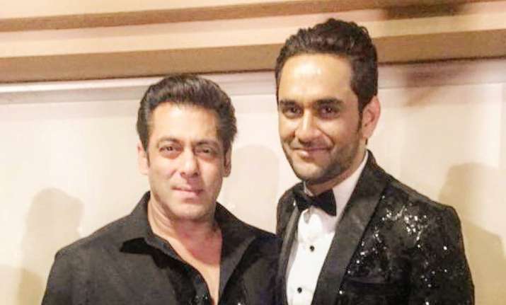 Vikas Gupta to divide cash prize between his Bigg Boss 11