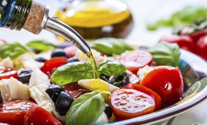 Keep heart diseases at bay with vegetarian, Mediterranean