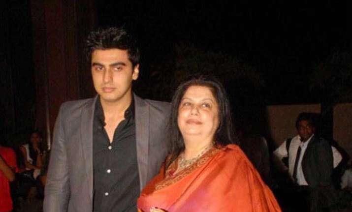 Arjun Kapoor shares an emotional post on mother's death