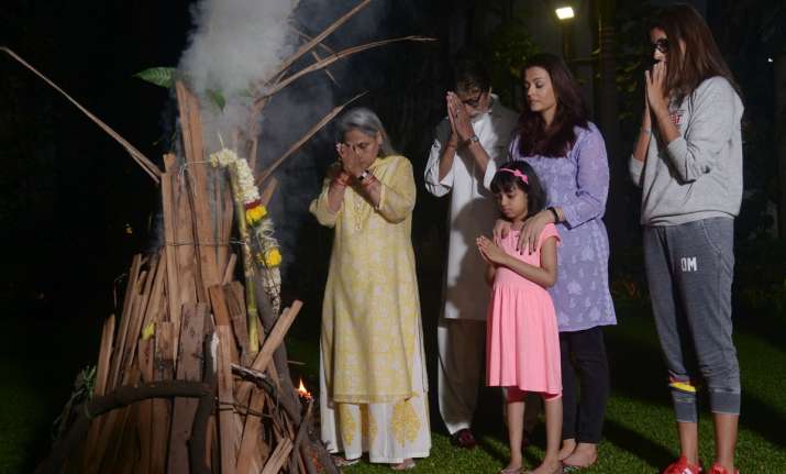 Amitabh Bachchan with his family