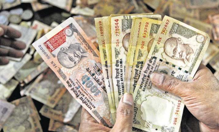 Banned Rs 500, Rs 1000 notes are being shredded,