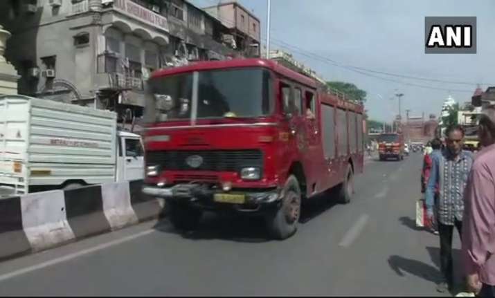 LIVE Updates | Delhi: Fire breaks out in Chandni Chowk, 1