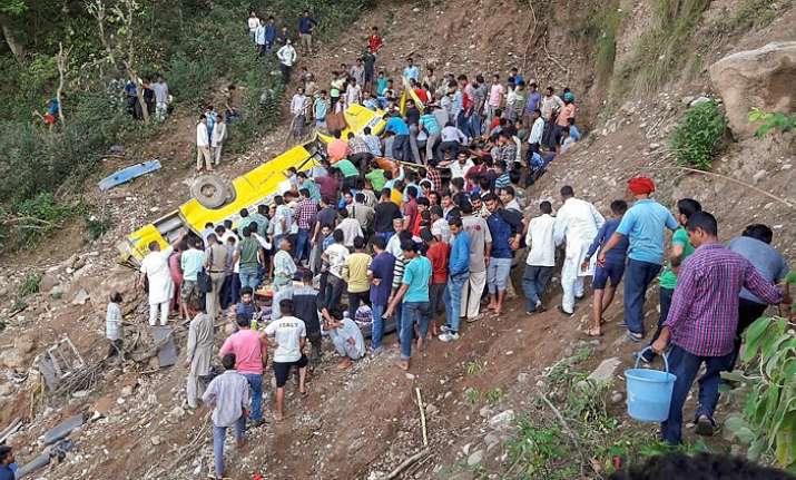 30 people, including 27 children, killed as bus falls into
