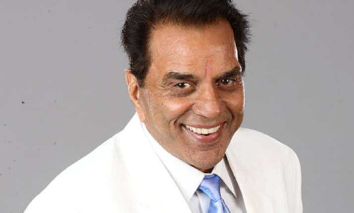 Veteran actor  Dharmendra to get Raj Kapoor Lifetime