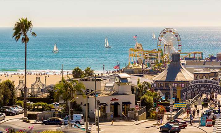 Looking for a perfect beach holiday? Visit Santa Monica