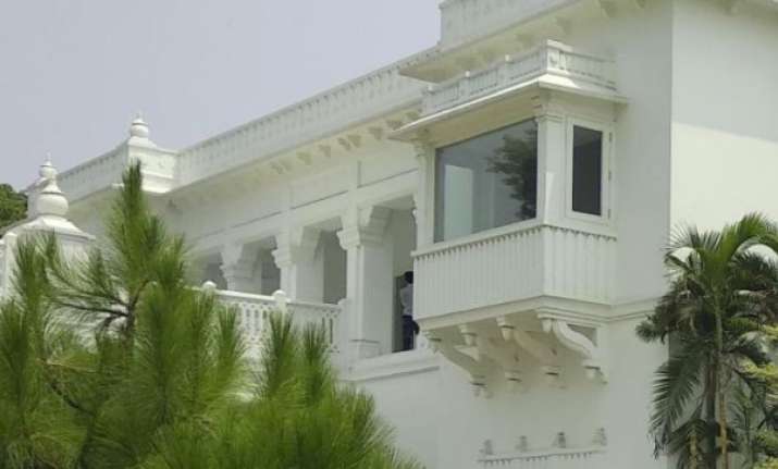 Who damaged govt bungalow vacated by Akhilesh Yadav? SP,
